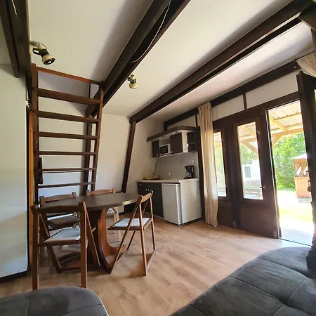 Mandel Fahazak אתר קמפינג פלוזנק