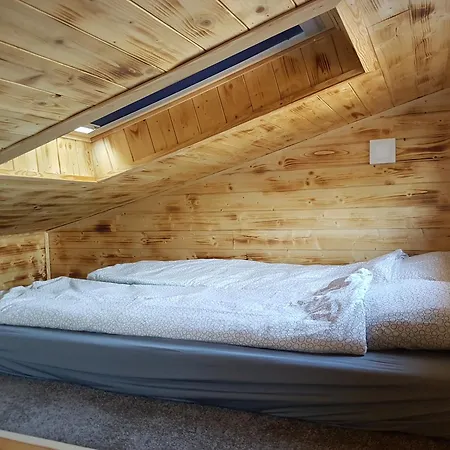 Mandel Fahazak אתר קמפינג פלוזנק